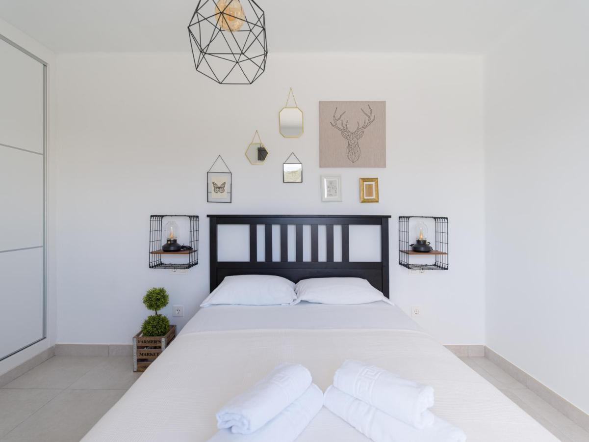Homeforguest Sunset Senator With Pool And Terrace In กอสตา เตกีสเซ ภายนอก รูปภาพ