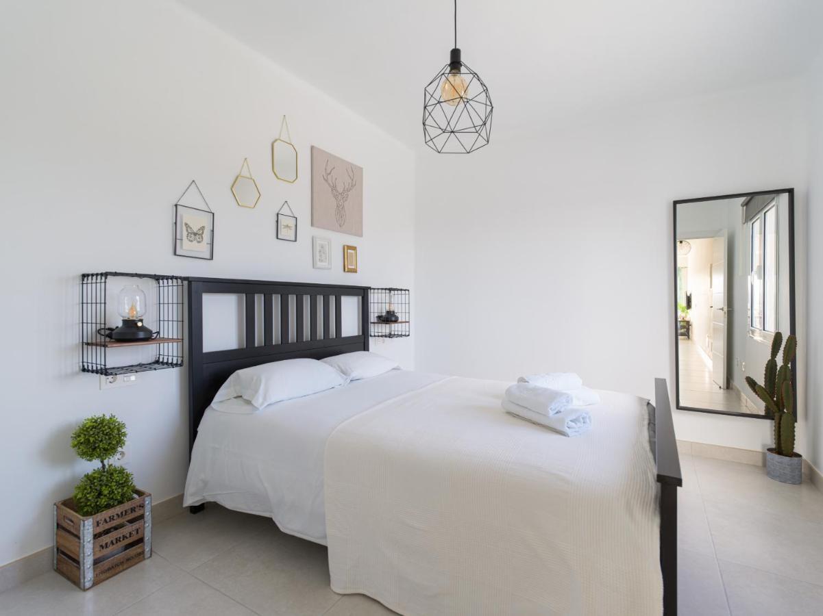 Homeforguest Sunset Senator With Pool And Terrace In กอสตา เตกีสเซ ภายนอก รูปภาพ